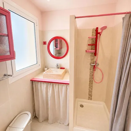 Retro Chic - Air Conditioning - Bright Apartment